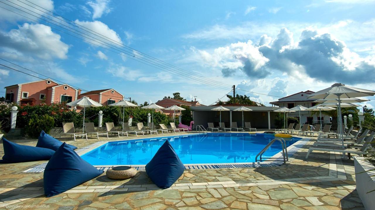 Seaside Suites Kávos Екстериор снимка
